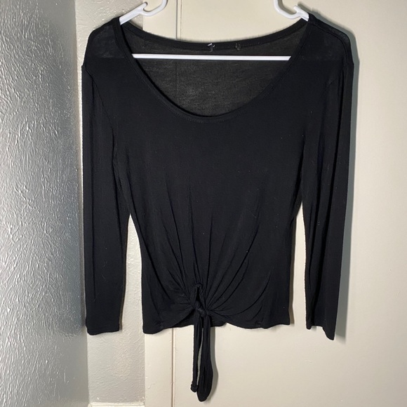 Forever 21 Black Top - Picture 4 of 5